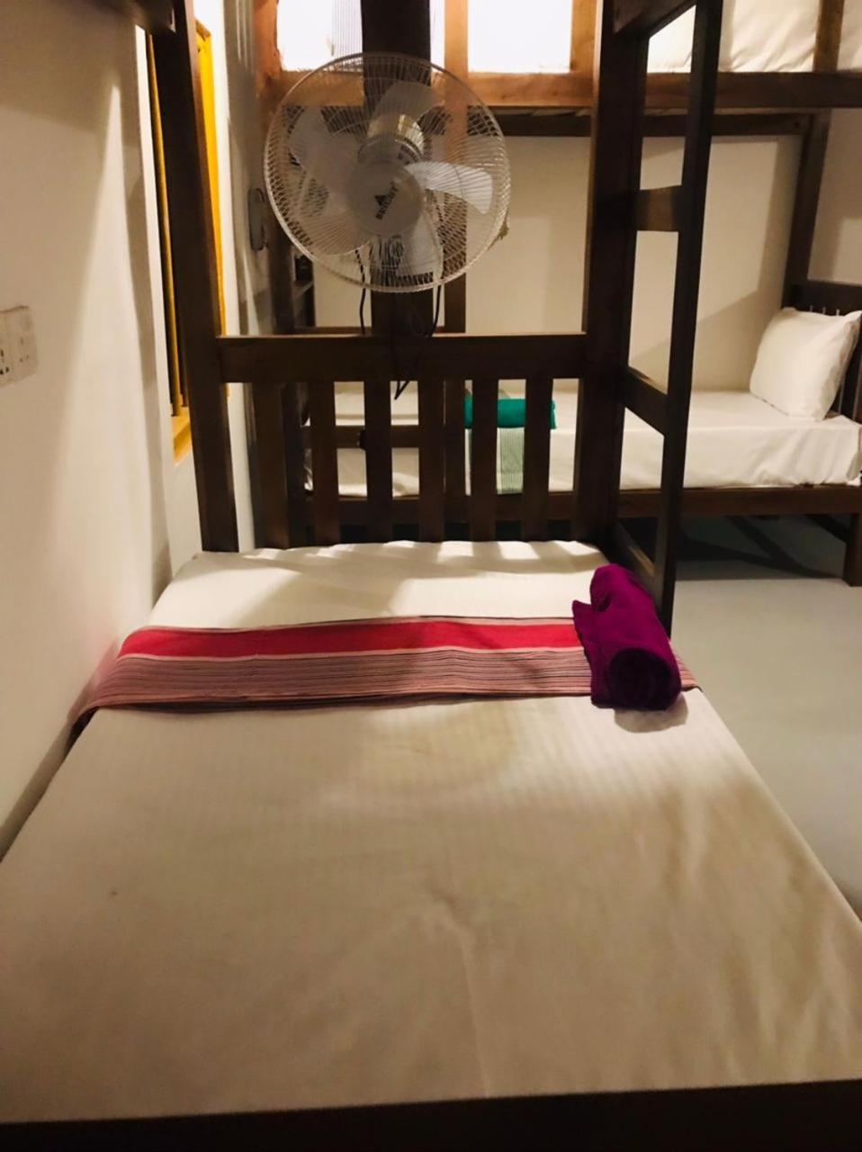 Tharurashmi Sea Pond Villa & Surf Hostel - Hiriketiya Диквелла Экстерьер фото
