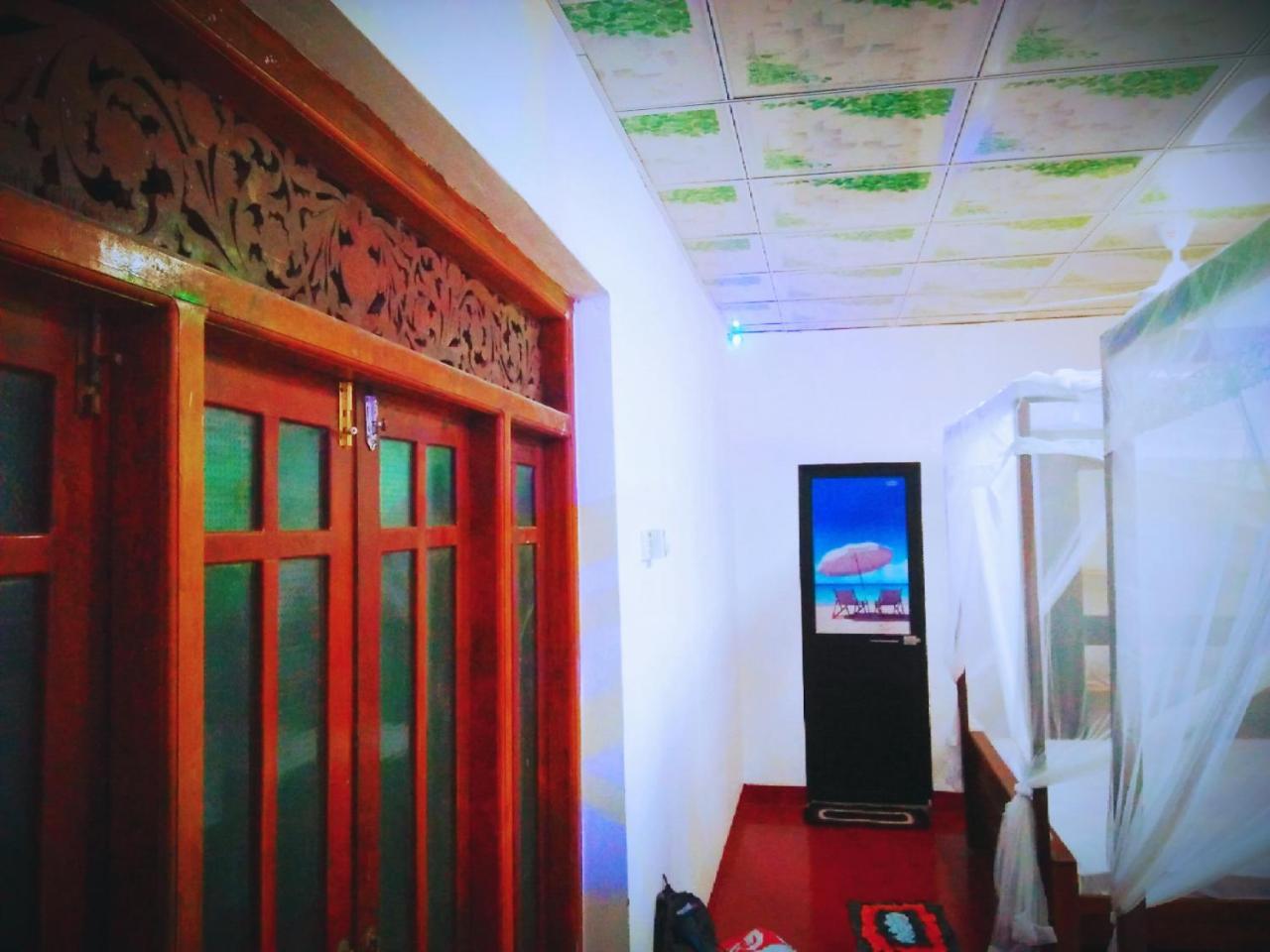 Tharurashmi Sea Pond Villa & Surf Hostel - Hiriketiya Диквелла Экстерьер фото